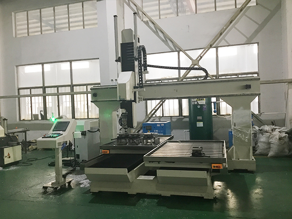 五軸數(shù)控加工中心在汽車模具加工領(lǐng)域的優(yōu)勢，您知道嗎？